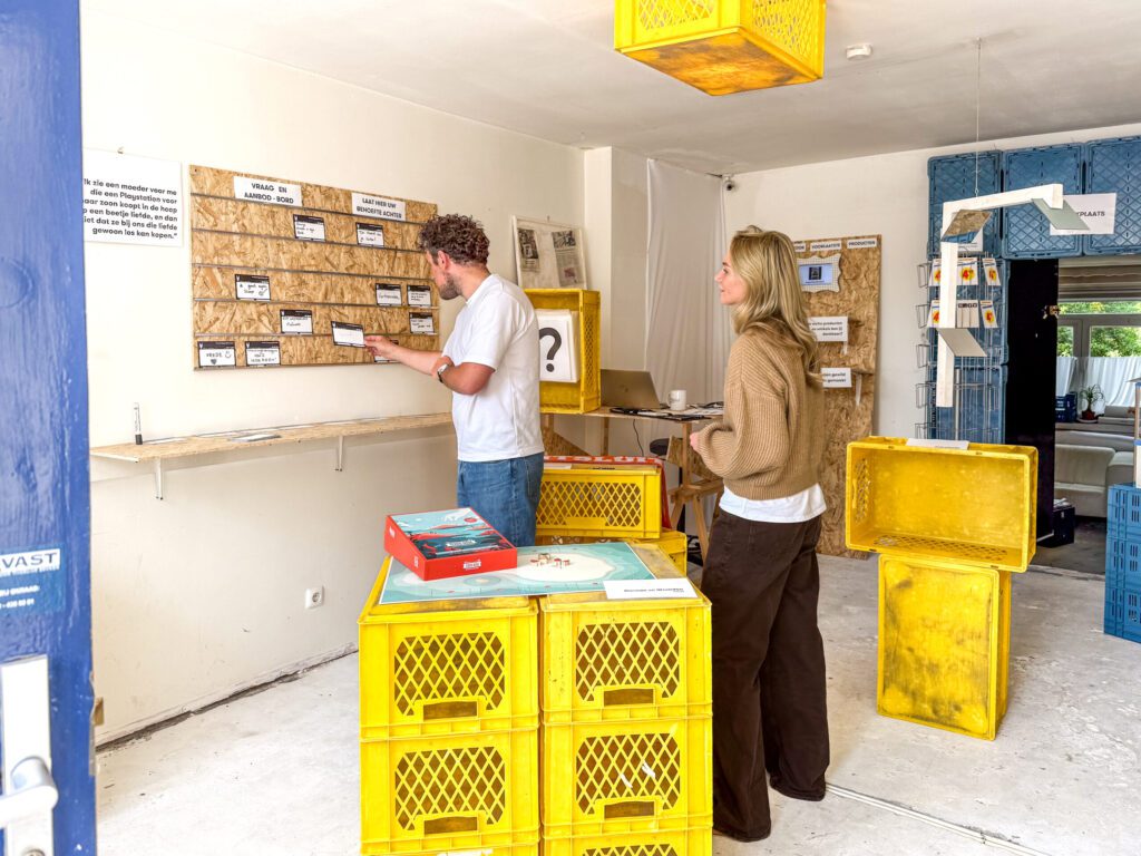 Concept van een winkel waar je geen spullen koopt, maar een goed gesprek.